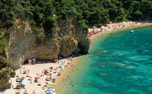 Пляж Могрен в Будве