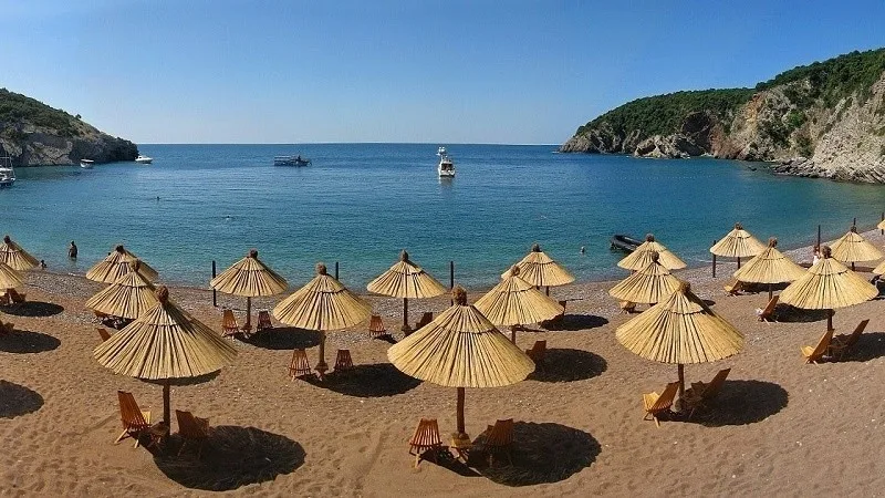 Пляж в Черногории