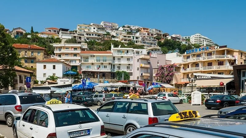 How transport is organized in Montenegro: air travel, buses, taxis, rail links 4 такси в Черногории