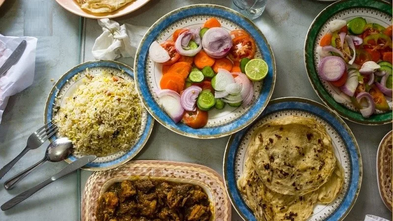 What tourists can do in Dubai - excursions, beach holidays, hiking in the desert 4 Блюда национальной кухни