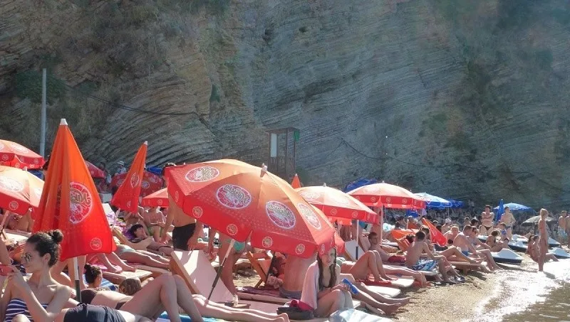 В 2019 году на пляжах Будвы не будет рекламы 1 Реклама на пляжах Будвы